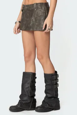 Mini falda short ecocuero lavado de Edikted en Shorts para argentina