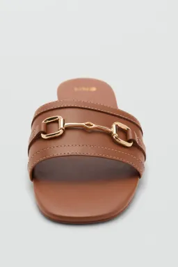 Sandalias cuero con hebilla de Mango en Sandalias para argentina