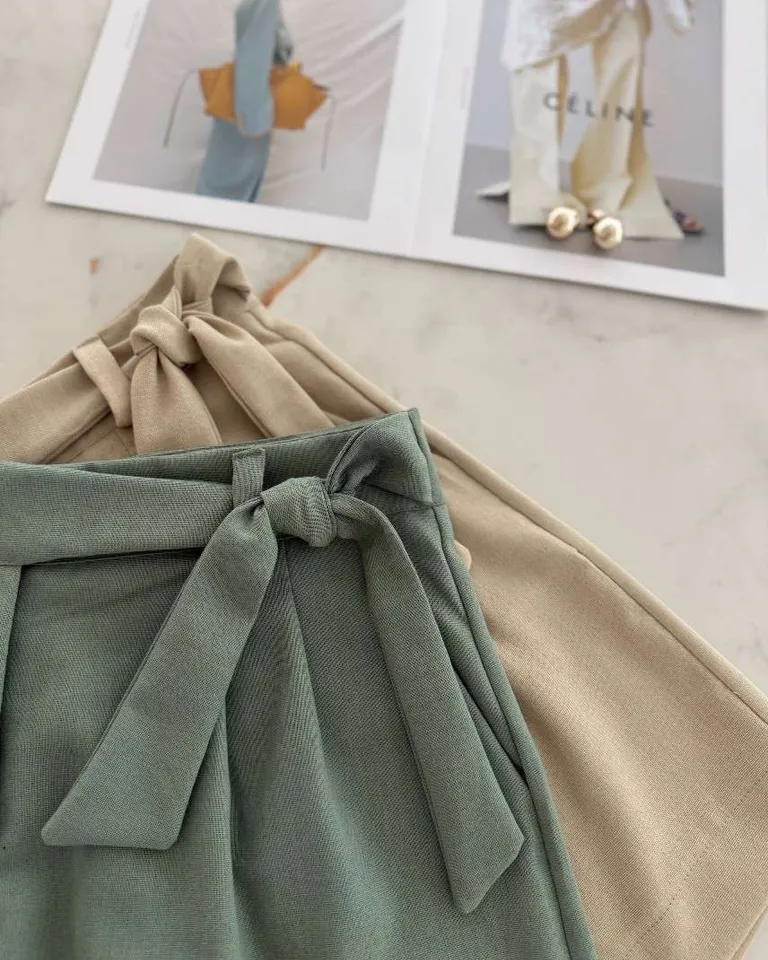 Shorts de lino con lazo y bolsillos en color beige de Hesed en Shorts para argentina