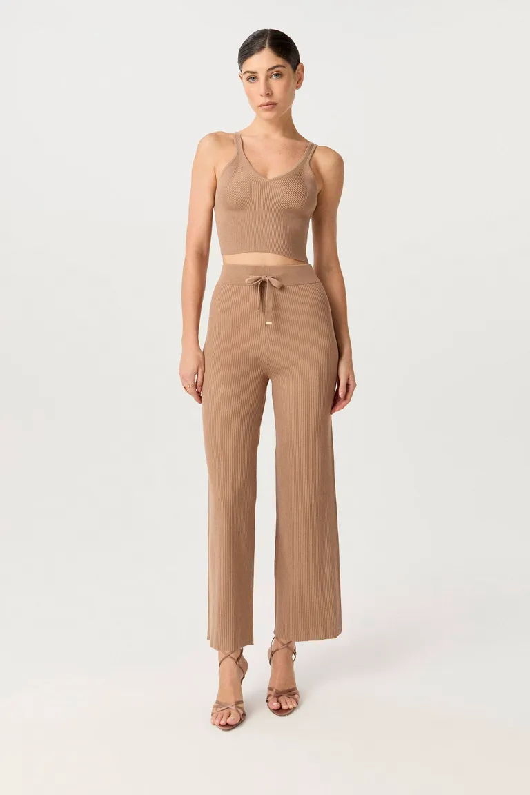 Pantalón ancho de cintura alta en punto acanalado para un look casual y cómodo de Markova en Pantalones para argentina