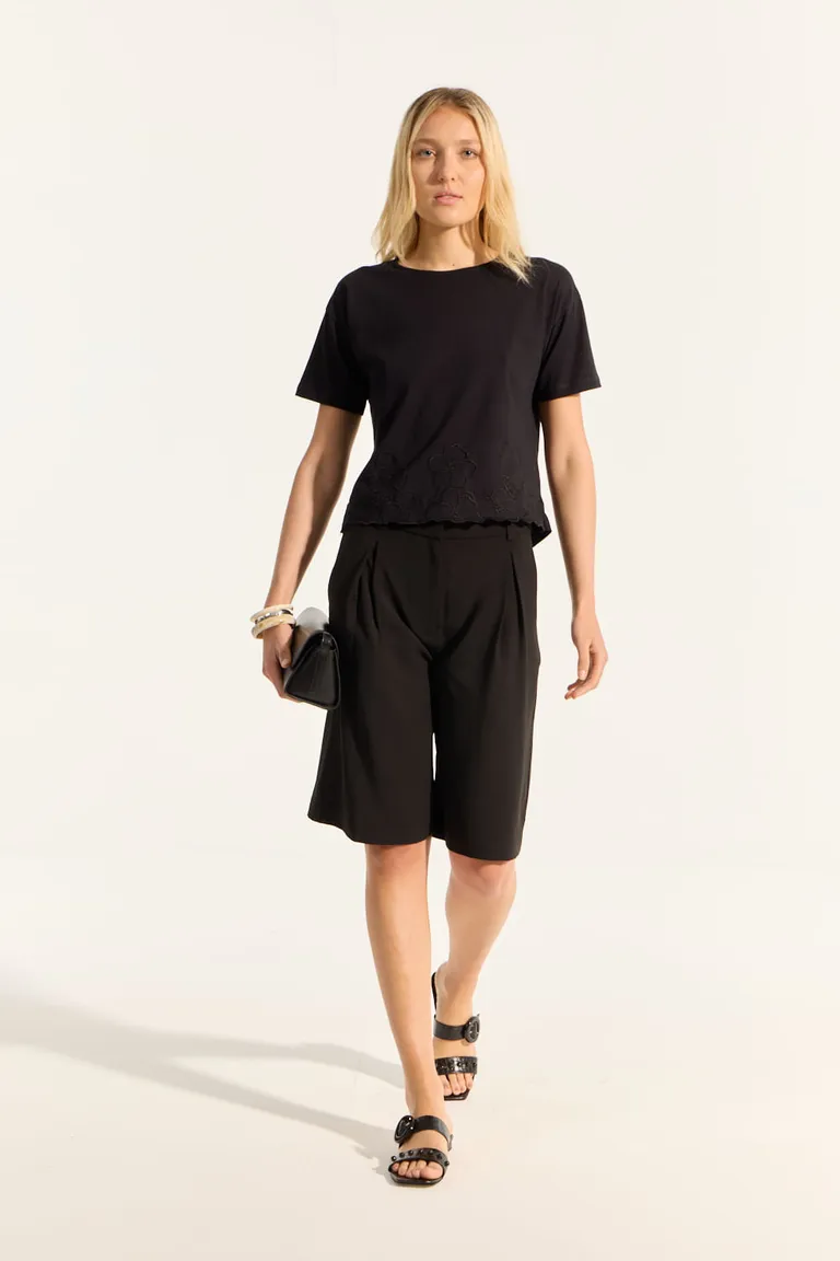 Remera de corte regular con detalle bordado en el bajo de Portsaid en Remeras para argentina