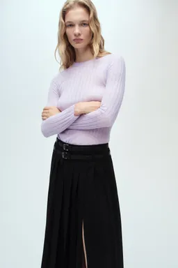 Sweater canalé cuello redondo de Mango en Buzos y Sweaters para argentina