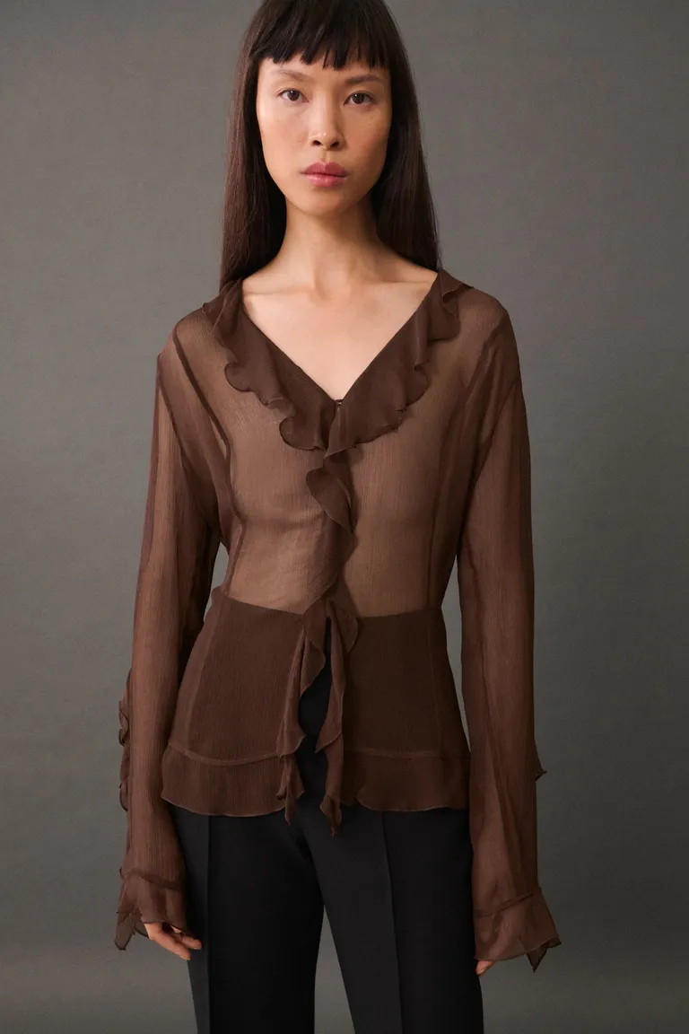 Blusa semitransparente con volantes de Mango en Blusas para argentina