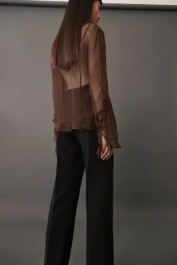 Blusa semitransparente con volantes de Mango en Blusas para argentina