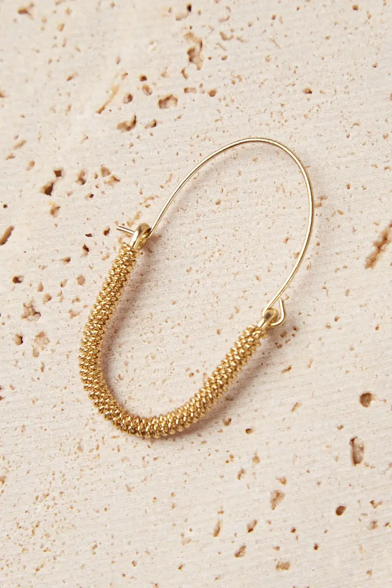 Aretes ovalados de oro - Accesorio de moda elegante y versátil de Akiabara en Bijouterie para argentina