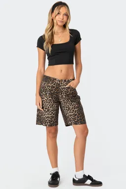 Bermudas denim tiro bajo animal print de Edikted en Shorts para argentina