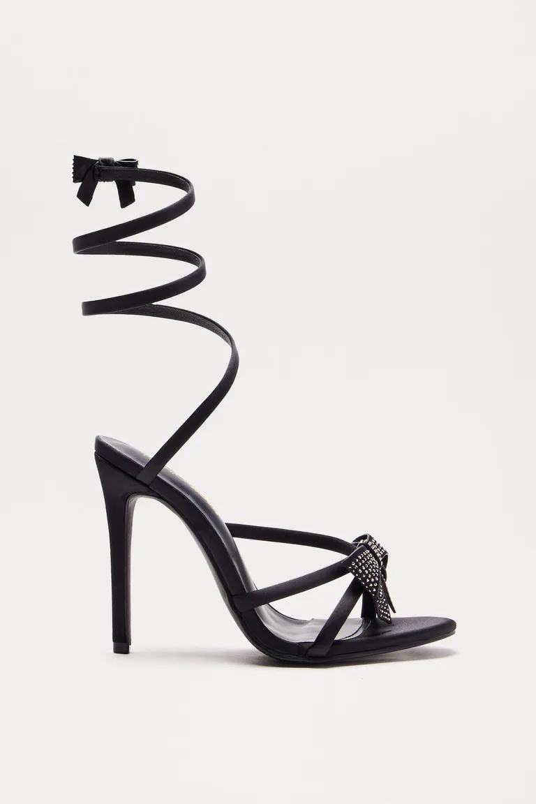 Sandalias tacón sonnet moño de Fashion Nova en Zapatos con Tacos para argentina