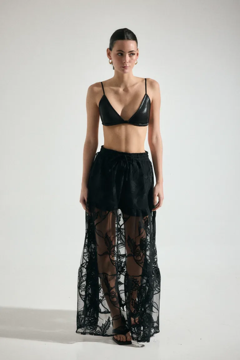 Falda de Encaje Negro con Diseño Floral y Tiro Alto de Audaz en Faldas para argentina