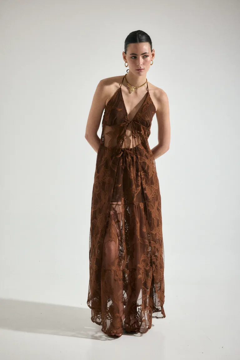 Falda de Encaje Negro con Diseño Floral y Tiro Alto de Audaz en Faldas para argentina