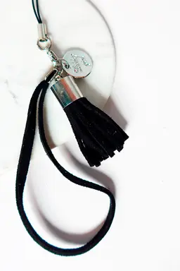 Colgante celular con tira fleco de Exotica Accesorios en Llaveros para argentina