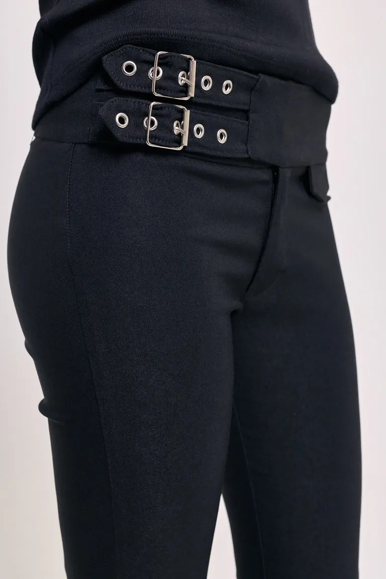 Pantalón de calce ajustado con detalle de hebillas laterales en la cintura y corte sastrero de 47 Street en Pantalones para argentina