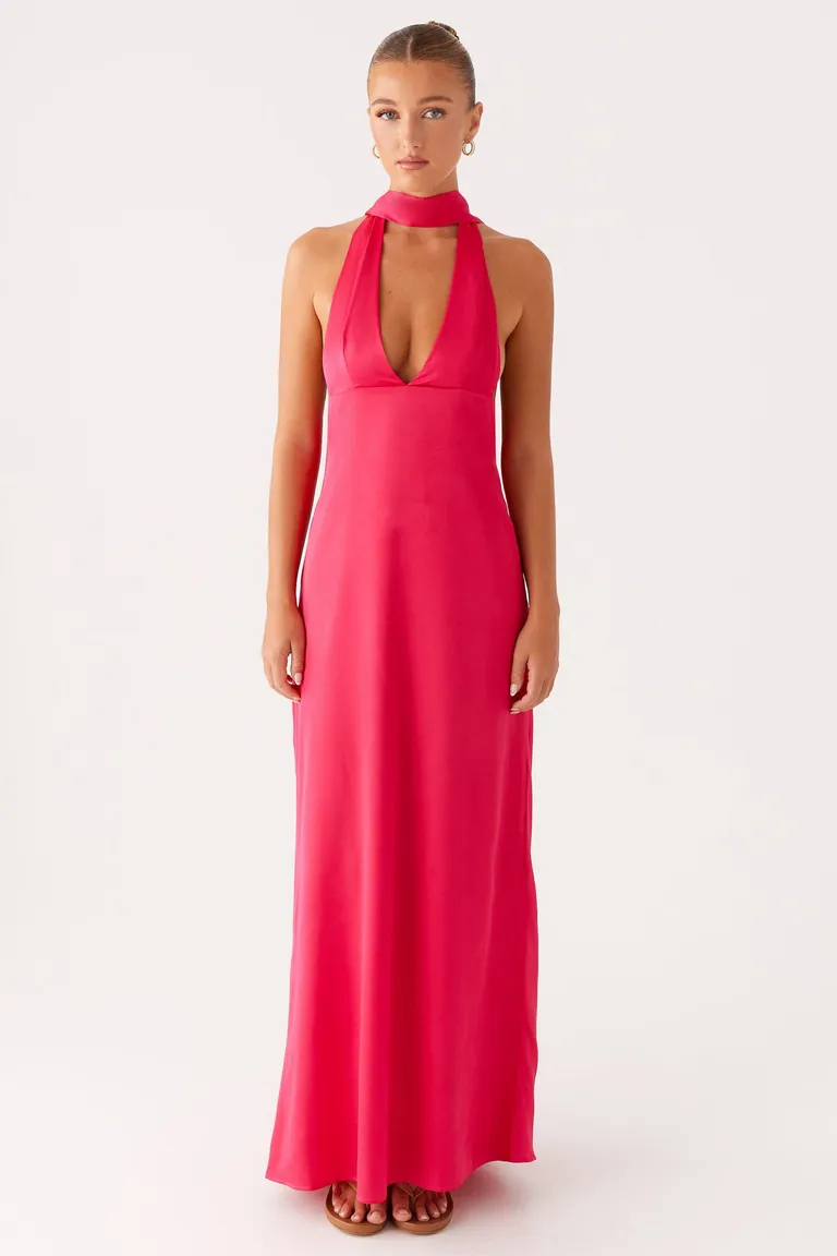 Maxi vestido alicia halter satén de Peppermayo en Vestidos para argentina