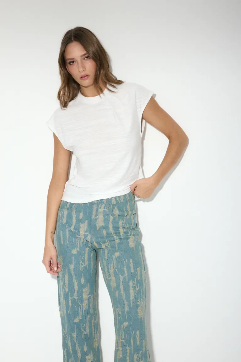 Remera básica de algodón con frunce en el hombro de Audaz en Remeras para argentina