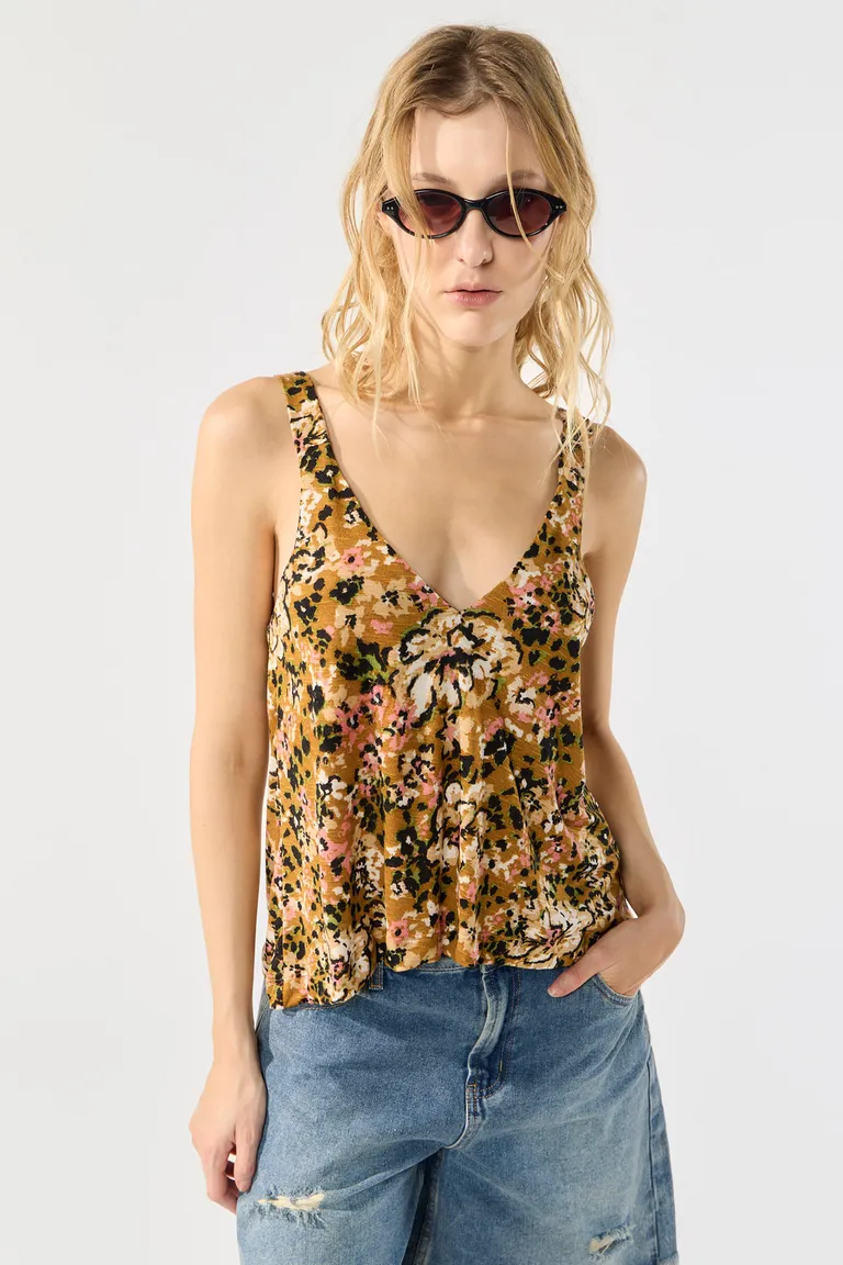 Musculosa estampada en jersey de viscosa con escote en V y tirantes anchos de Cuesta Blanca en Tops para argentina