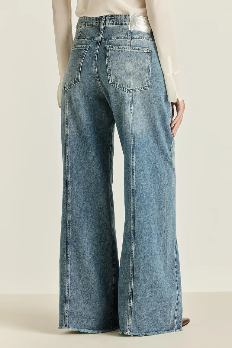 Pantalón de denim de pierna ancha con detalles distintivos y un ajuste relajado para un look fresco y desenfadado de Tucci en Pantalones para argentina