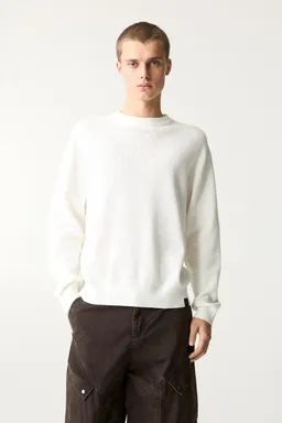 Sweater punto gofrado de Pull&Bear en Buzos y Sweaters para argentina