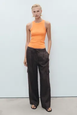 Top halter canalé entallado de Mango en Tops para argentina