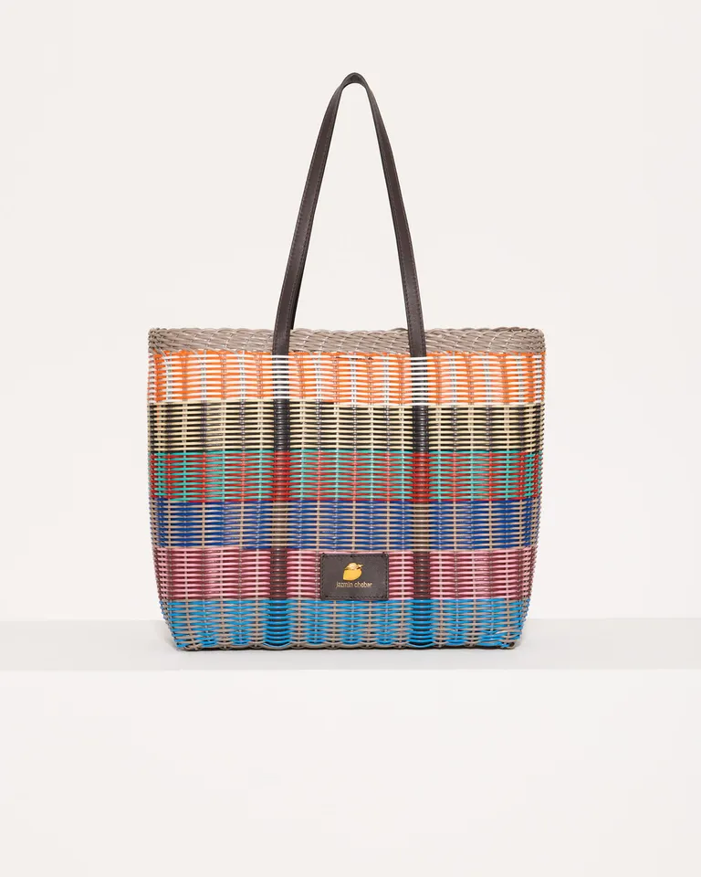 Bolso de mano artesanal tejido con detalles en cuero de Jazmin Chebar en Bolsos y Carteras para argentina