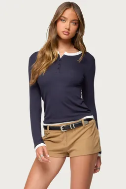 Top henley capas contrastantes de Edikted en Tops para argentina