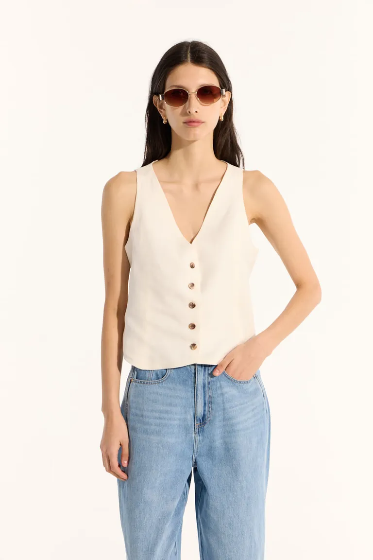 Chaleco de lino viscosa blanco, escote en v, con detalle elástico en la espalda de Portsaid en Chalecos para argentina
