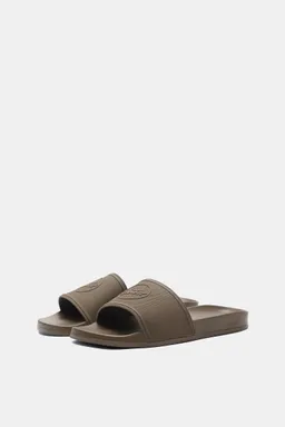 Sandalias goma stwd de Pull&Bear en Sandalias y Ojotas para argentina