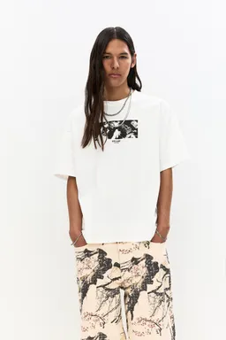 Remera arcane boxy de Pull&Bear en Remeras y Polos para argentina
