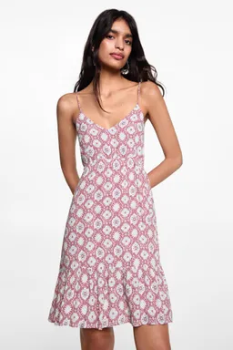 Vestido estampado con volantes de Mango Teen en Vestidos para argentina