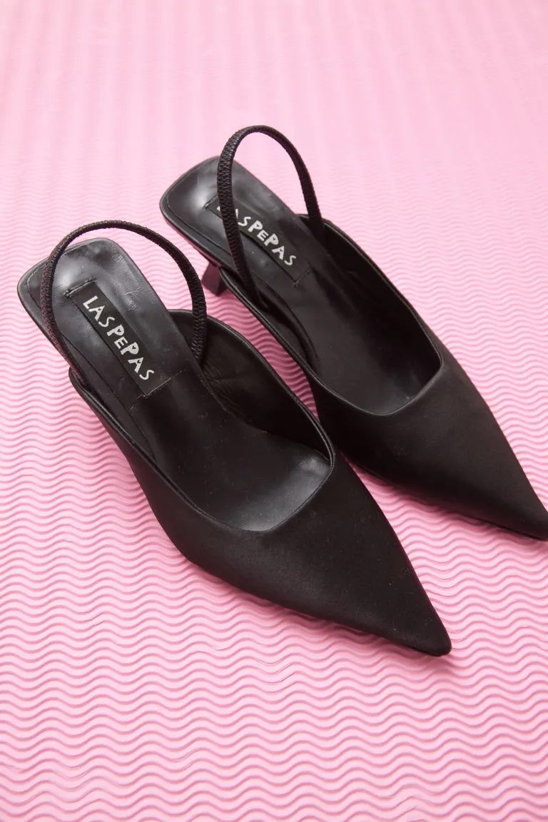 Zapatos de tacón kitten en punta con tira trasera elástica para un ajuste seguro y confortable de Las Pepas en Zapatos con Tacos para argentina