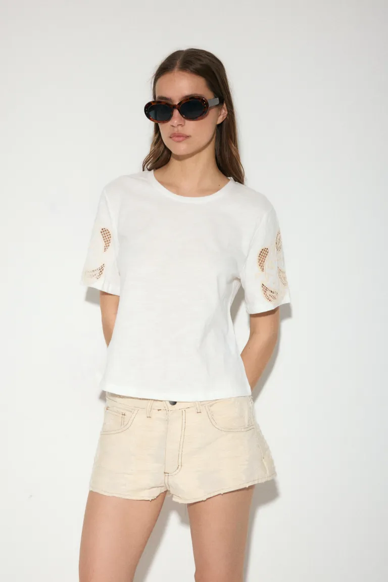 Remera oversize de manga corta con detalles de crochet calado en algodón flame combinado de Audaz en Remeras para argentina