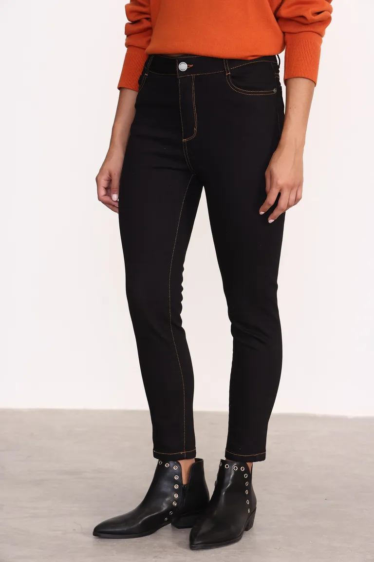 Pantalones de tiro alto y corte recto en denim negro para mujer de Yagmour en Pantalones para argentina
