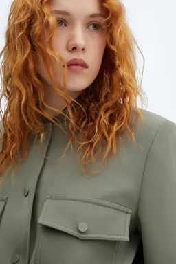 Chaqueta bomber con hombreras de Mango en Chaquetas para argentina
