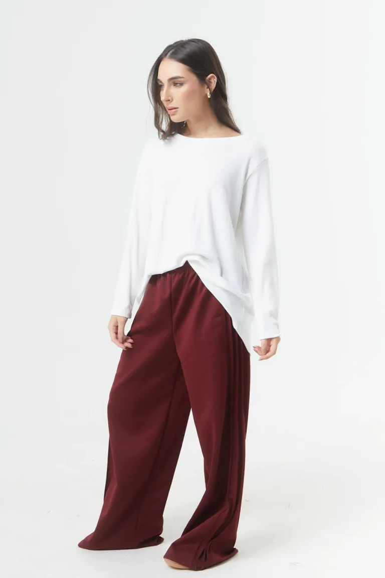 Remera de manga larga en diseño básico y amplio, una pieza fundamental para el armario femenino de Belle en Remeras para argentina