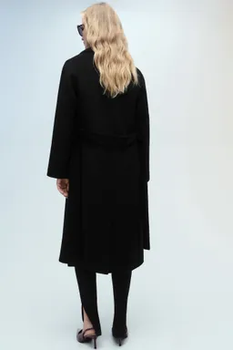 Abrigo handmade con cinturón de Mango en Chaquetas para argentina