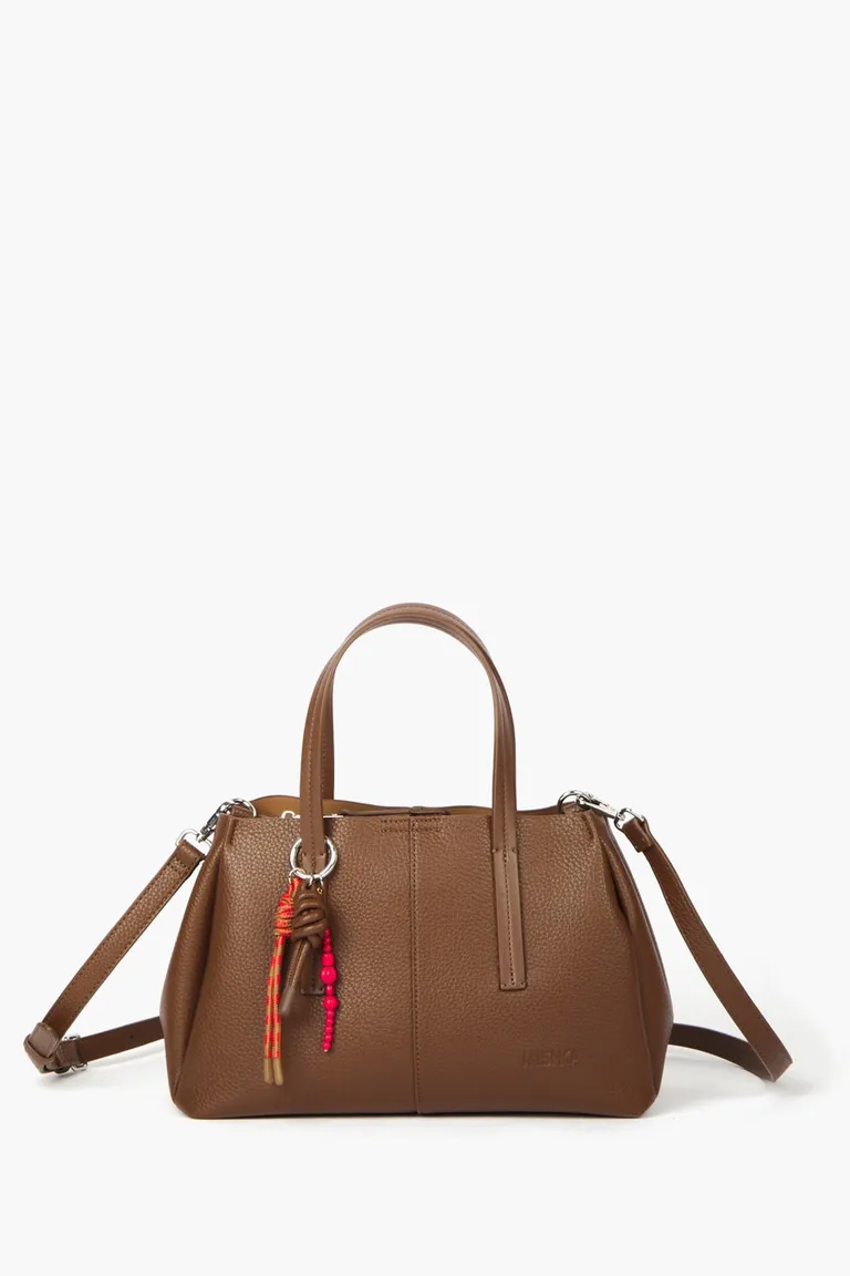 Cartera mediana con manija corta correa desmontable y charm decorativo en el frente de Mishka en Bolsos y Carteras para argentina