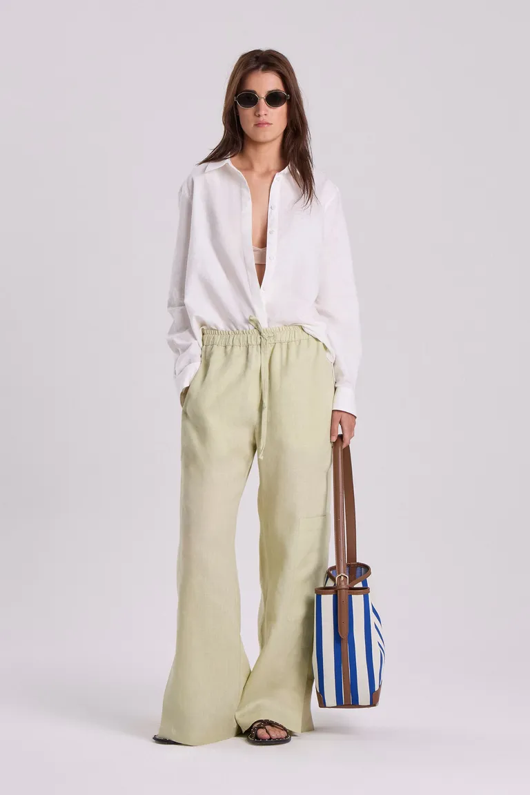 Camisa de lino y algodón de corte recto, ideal para looks versátiles y elegantes de Maria Cher en Camisas para argentina