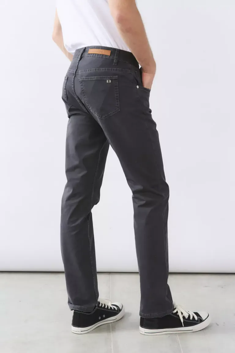 Pantalón de gabardina de cinco bolsillos con cierre de botones metálicos para hombre de Bensimon en Pantalones para argentina