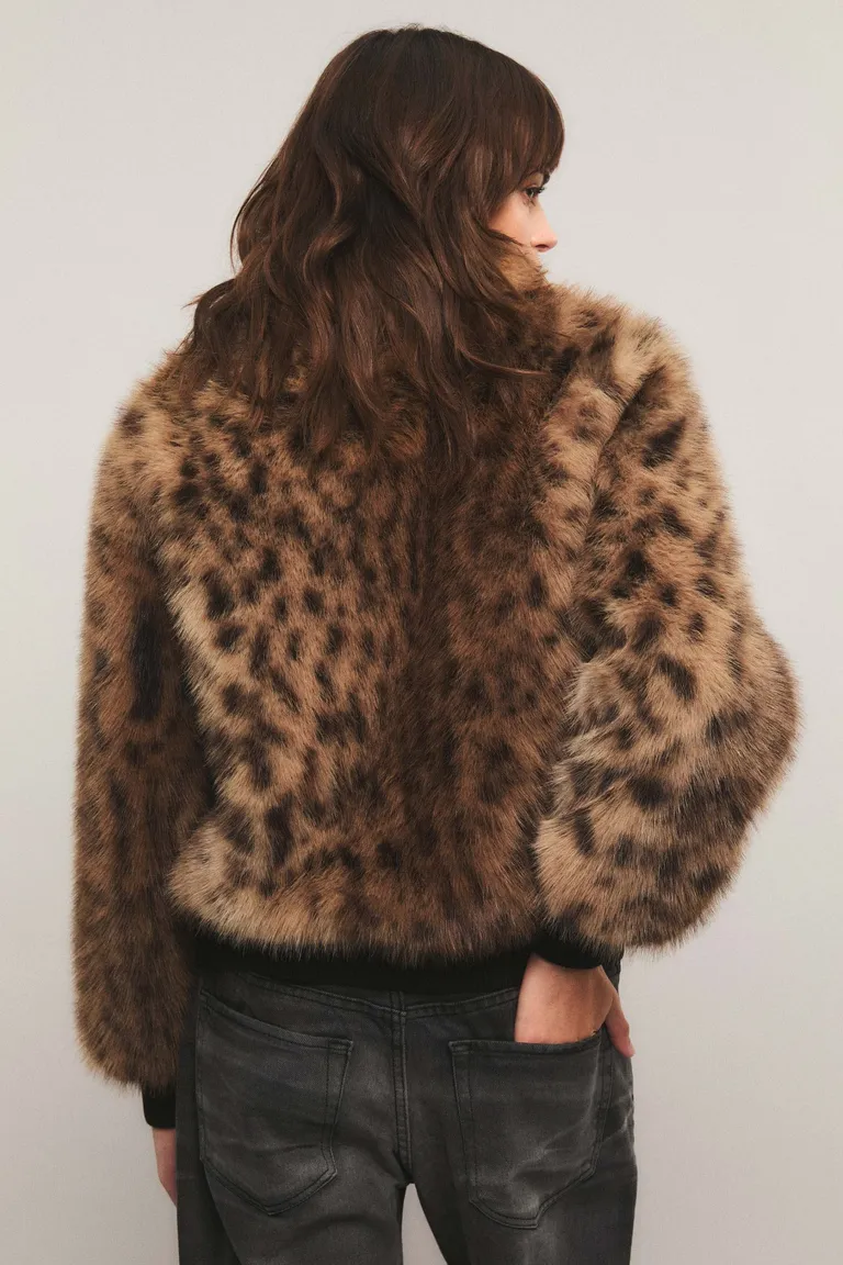 Chaqueta bomber de corte regular con diseño animal print y cierre frontal de mosquetones de Kosiuko en Chaquetas para argentina