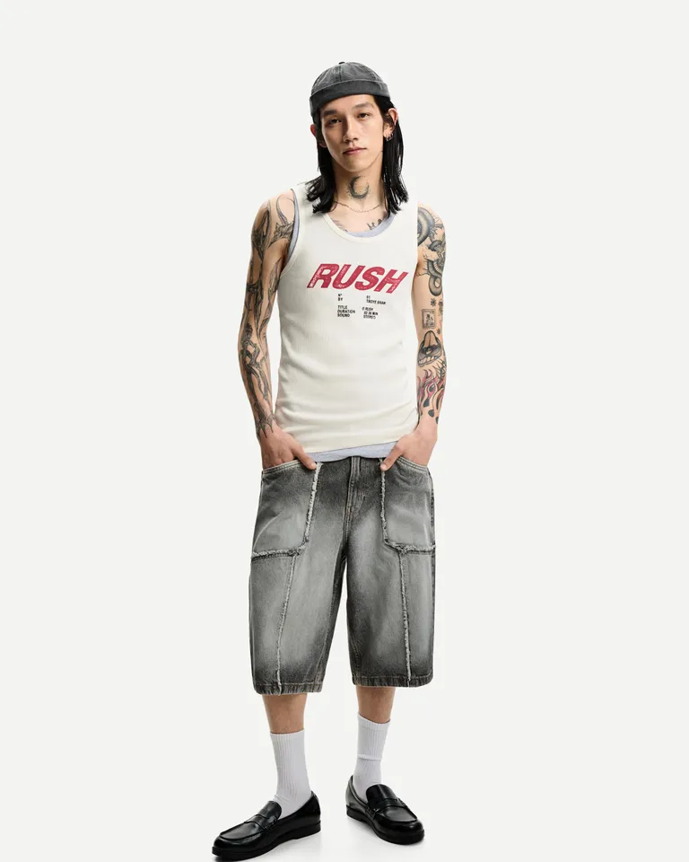 Bermuda denim baggy con flecos de Bershka en Bermudas y Shorts para argentina