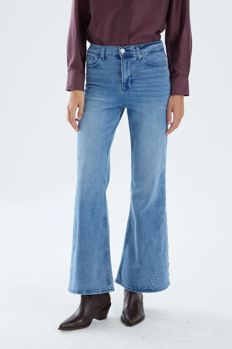 Jean de corte skinny flare con tiro medio y bordado floral lateral de Portsaid en Pantalones para argentina