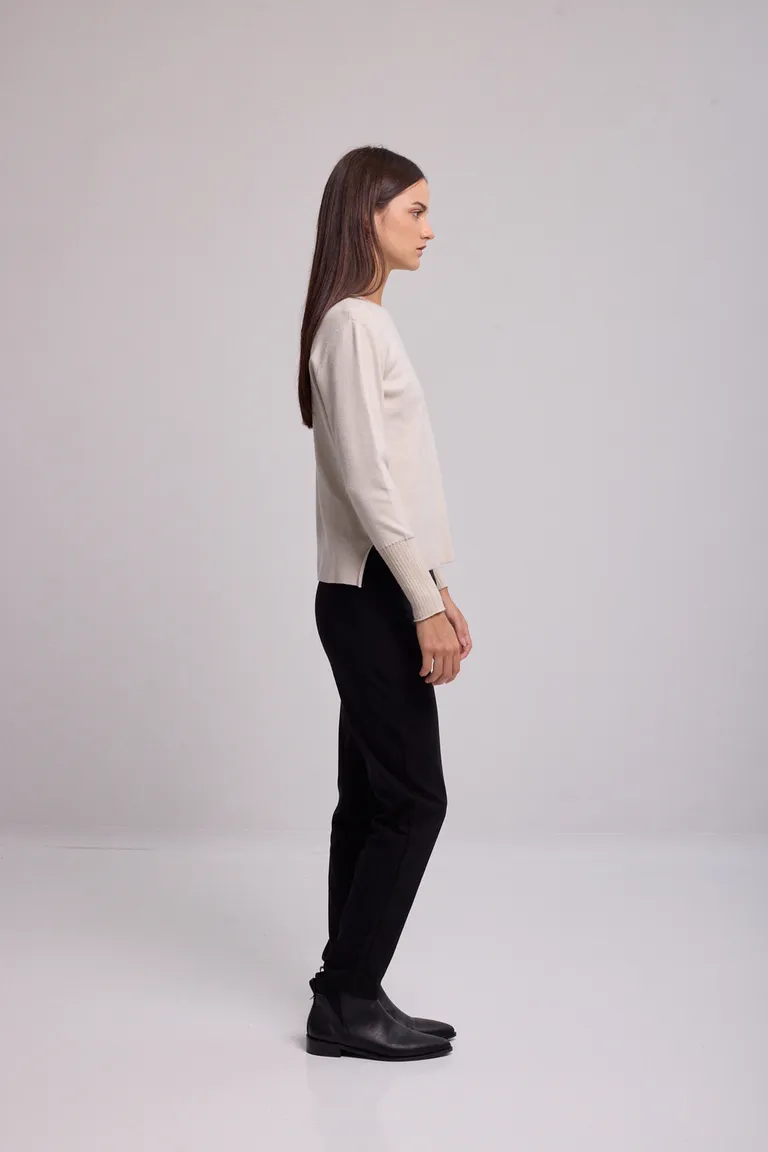 Sweater tejido de punto cuello redondo con tajos laterales y puños ajustados de Kill en Buzos y Sweaters para argentina