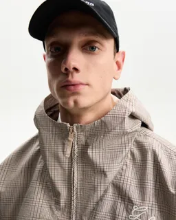 Campera canguro capucha técnica de Bershka en Abrigos y Camperas para argentina