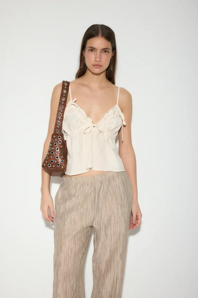 Blusa de lino con nudos en el busto - Escote en V y tirantes regulables de Audaz en Blusas para argentina