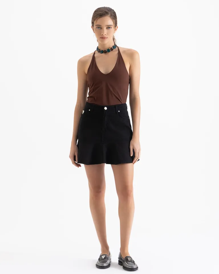 Top de escote halter ajustado al cuerpo con breteles finitos en la espalda de Jazmin Chebar en Tops para argentina