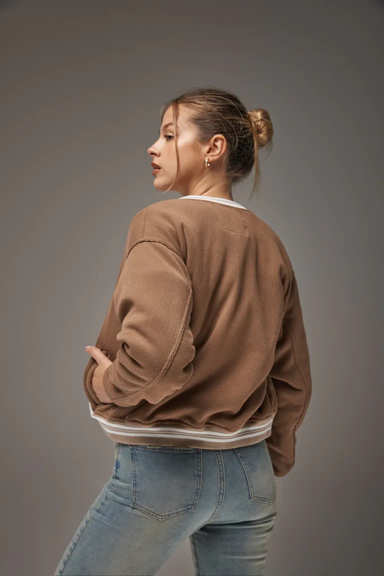 Chaqueta de Mujer de Tonos Cálidos y Diseño Versátil para Looks Casuales y Elegantes de Apricot en Chaquetas para argentina