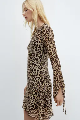 Vestido leopardo manga acampanada de Mango en Vestidos para argentina