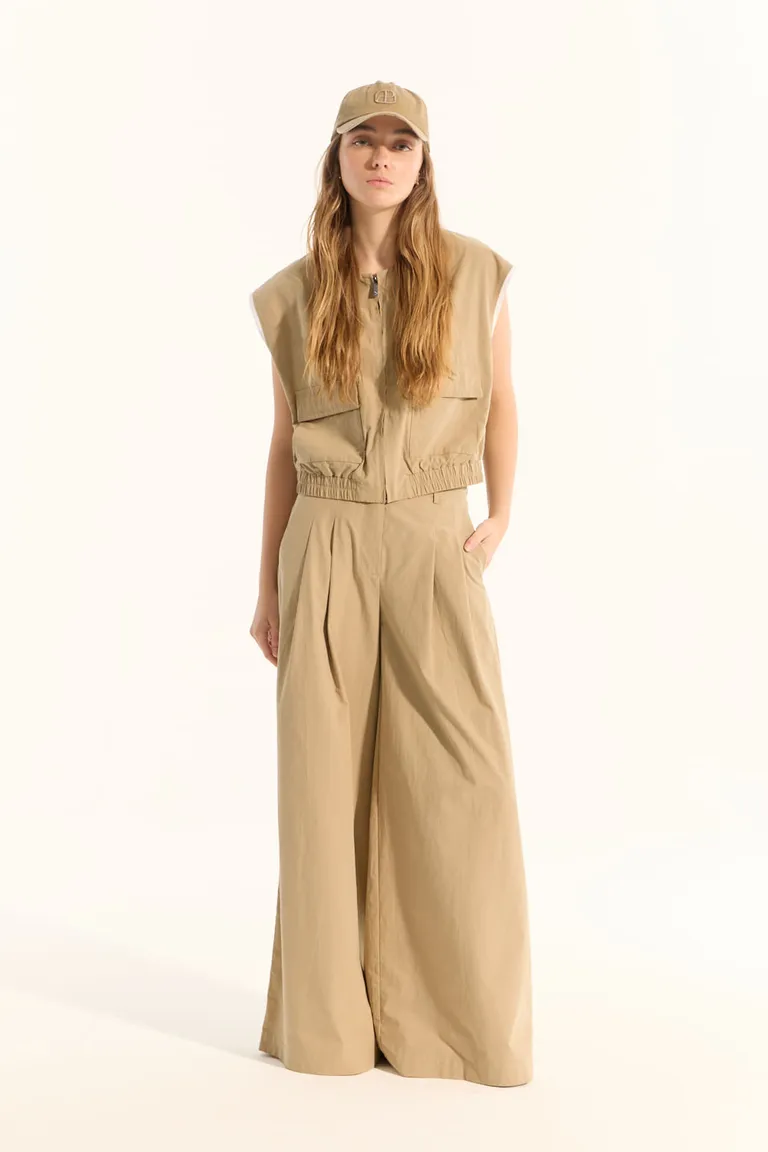 Chaleco de poplin algodón con cierre y bolsillos - Prenda versátil y elegante para el día a día de Portsaid en Chalecos para argentina