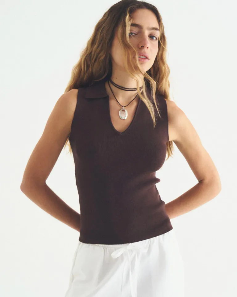 Musculosa básica con escote V diseño clásico premium de Sky en Tops para argentina