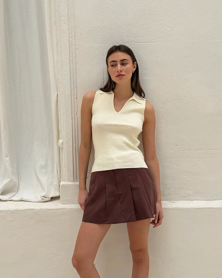 Musculosa básica con escote V diseño clásico premium de Sky en Tops para argentina