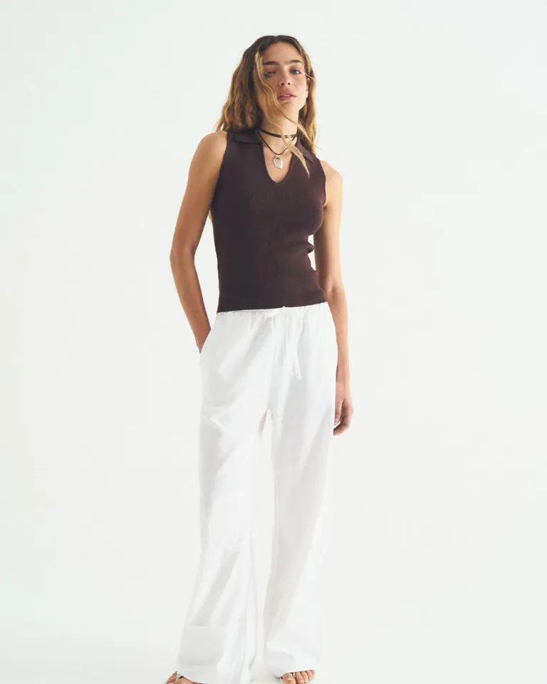 Musculosa básica con escote V diseño clásico premium de Sky en Tops para argentina