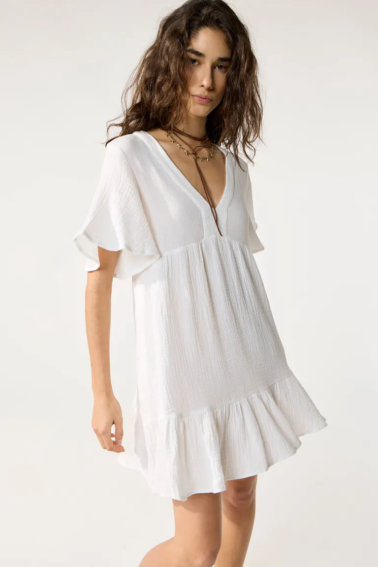 Elegante vestido corto de algodón texturizado con diseño de volados para mujer de Cuesta Blanca en Vestidos para argentina